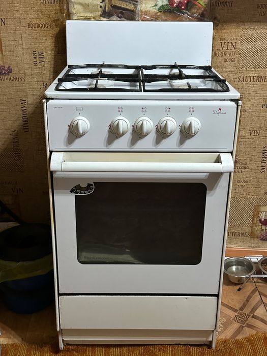 Газовая плита с духовкой, рабочая