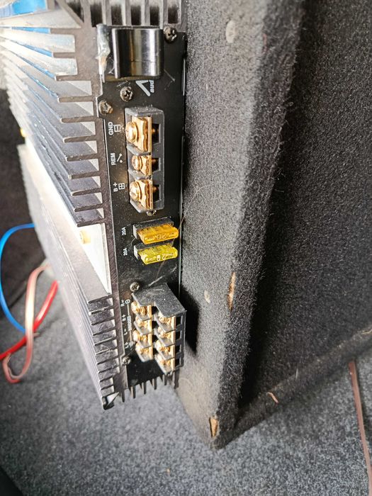 Бас каса 12 инча със стъпало и кабели