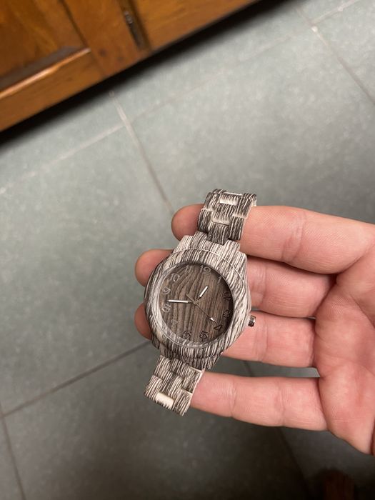 Дамски сребрист часовник