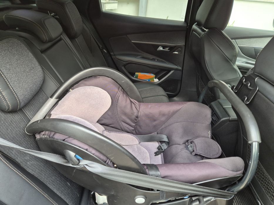 Scoica auto pentru bebe