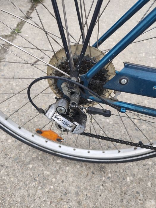Bicicleta dama Hercules cu dublu schimbator spate. Roti pe 28.