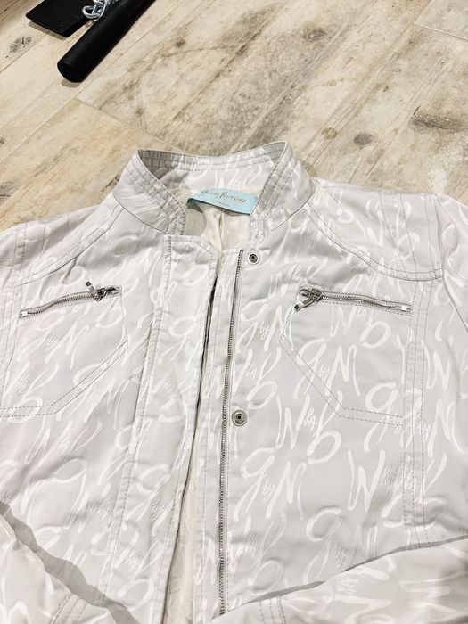 Дамско яке Guess ,размер S,M