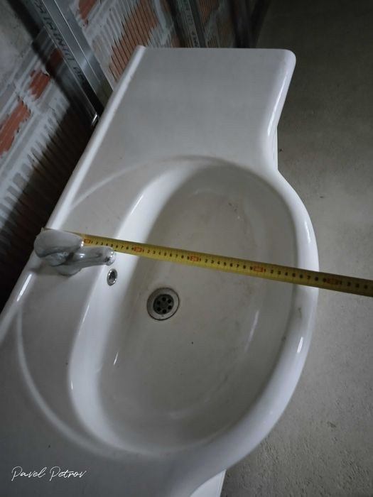 Продавам мивка за баня