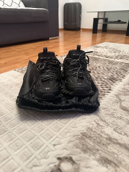 Balenciaga track 40
