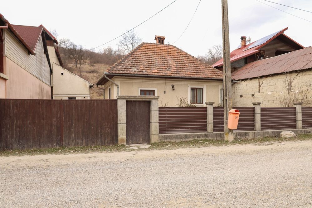 Casa de vânzare în sat Zizin