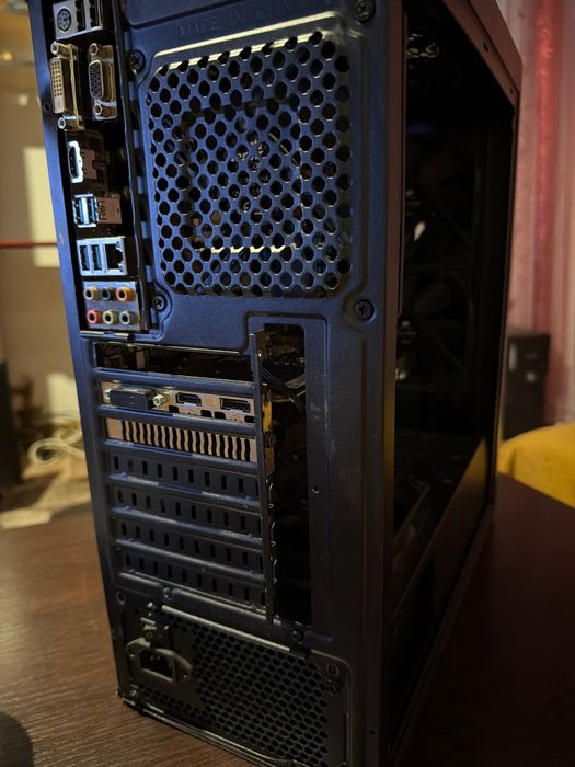 Calculator Gaming i7-4770k Gtx 1650 16gb RAM  *Defect*