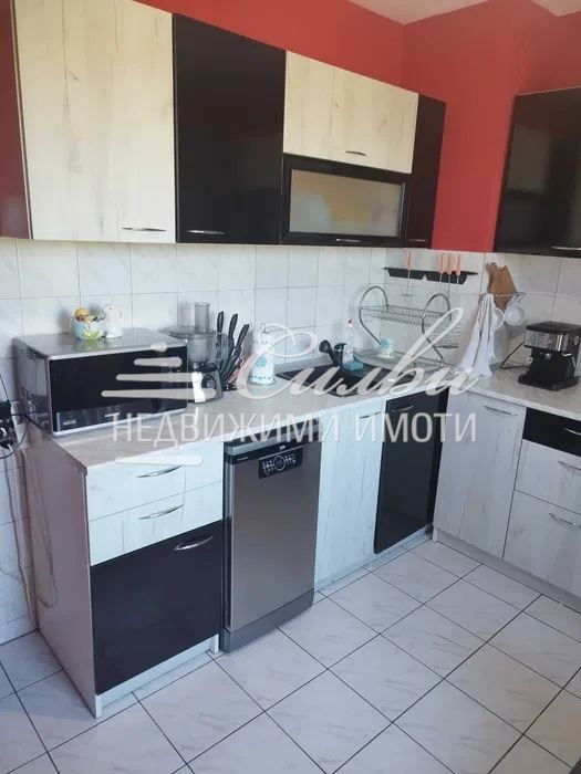 Обзаведен ЧЕТИРИСТАЕН апартамент - кв. Тракия