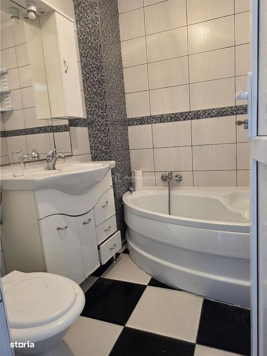 3 camere,61 mp, ET. 4, LOC PARCARE, zona OBOR
