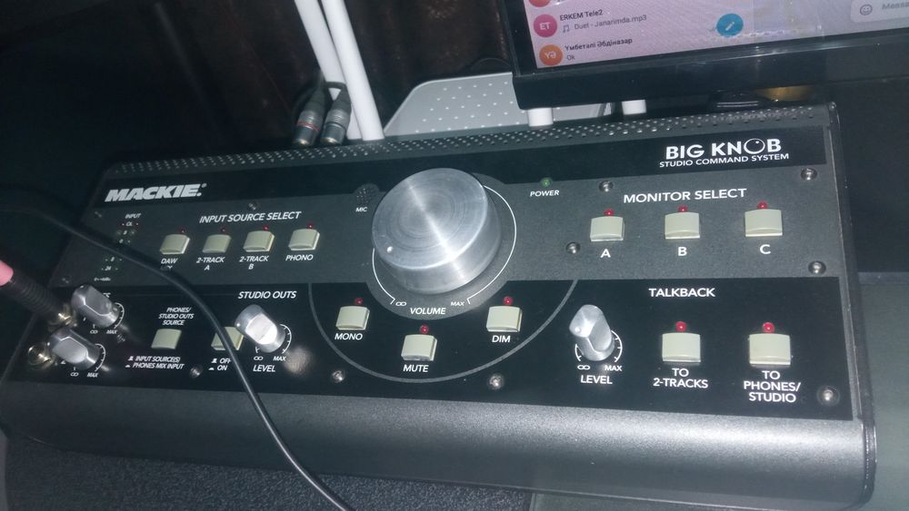 Mackie Bigknob controller студийный монитор контроллер