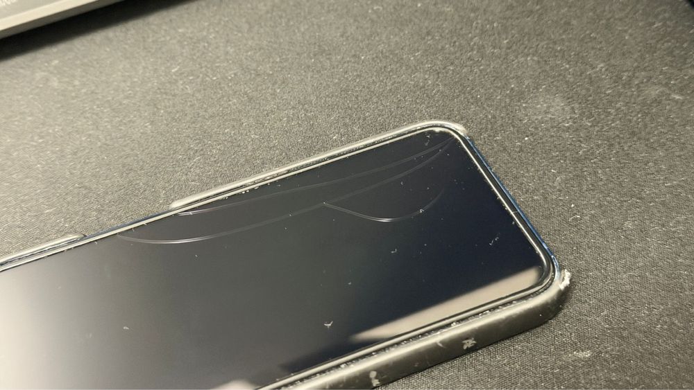 Айфон 12 продаю срочно