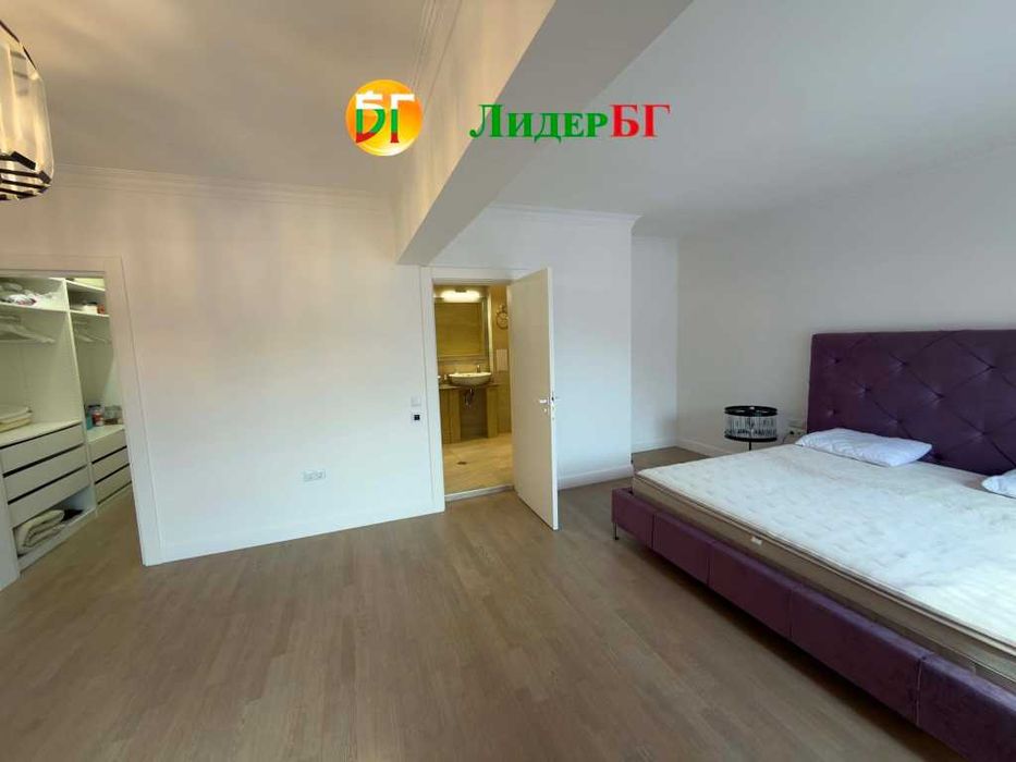 Тристаен апартамент с гледка към басейна в Аргищ Партез