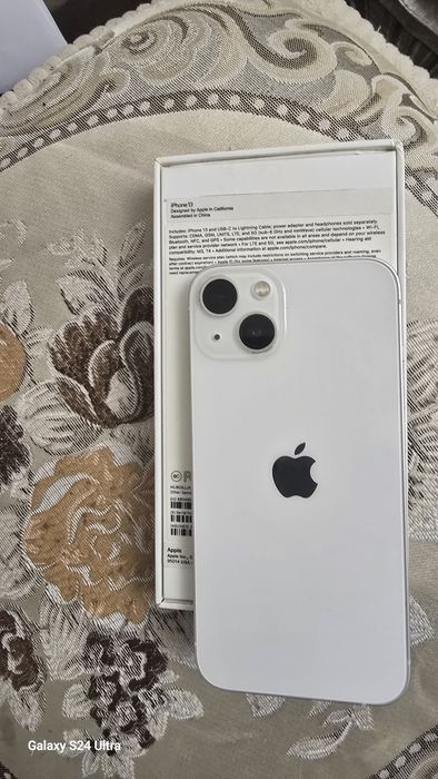 Продаю айфон 13  256гб идеальное состояние