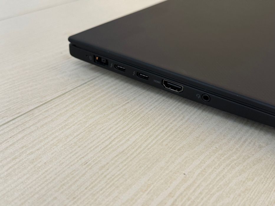 Лаптоп 15.6’OLED 4K Touch i7-10850H 32GB DDR4 Lenovo Thinkpad X1 Extreme Gen 3 GTX 1650TI Max-Q  512GB SSD