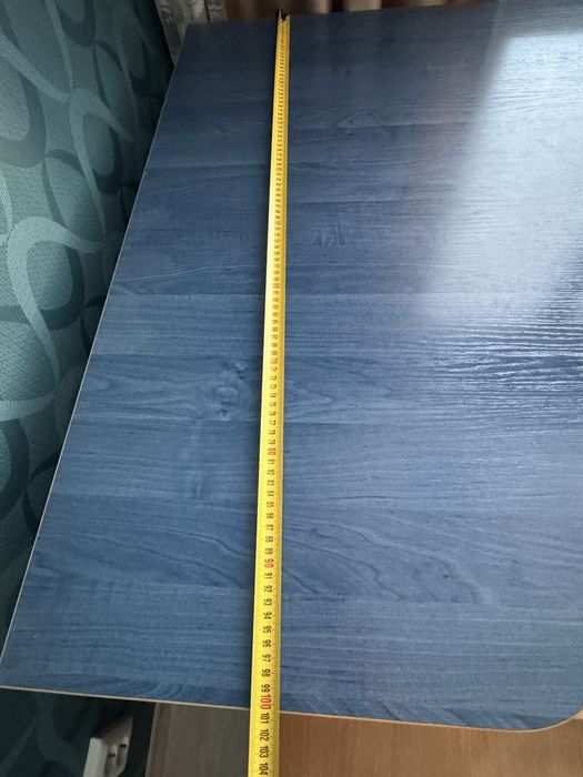 Бюро и контейнер