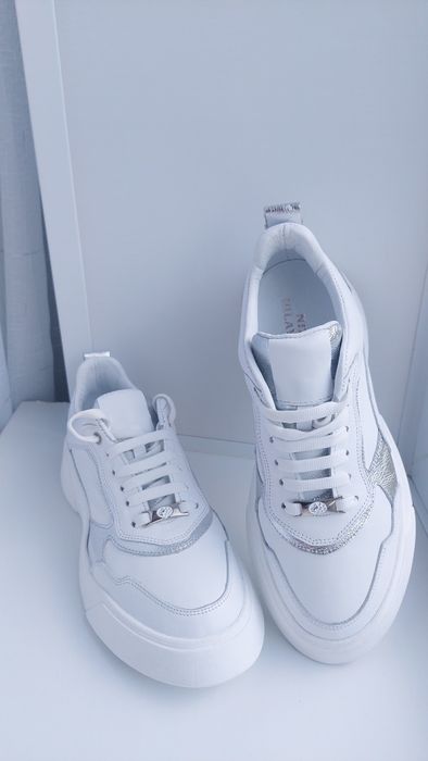 Кожаные кроссовки, 39рр