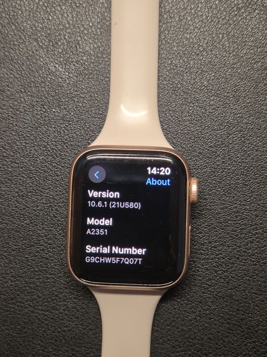 Apple Watch SE  Gold Aluminum Rose Gold 40mm - Sanatate Baterie 81% +