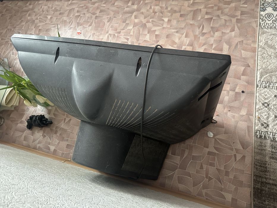 Продам кинескопный телевизор LG