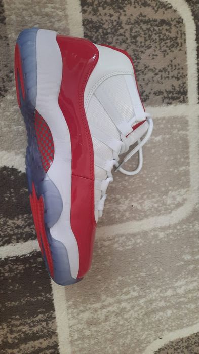 Продам 11 Jordan