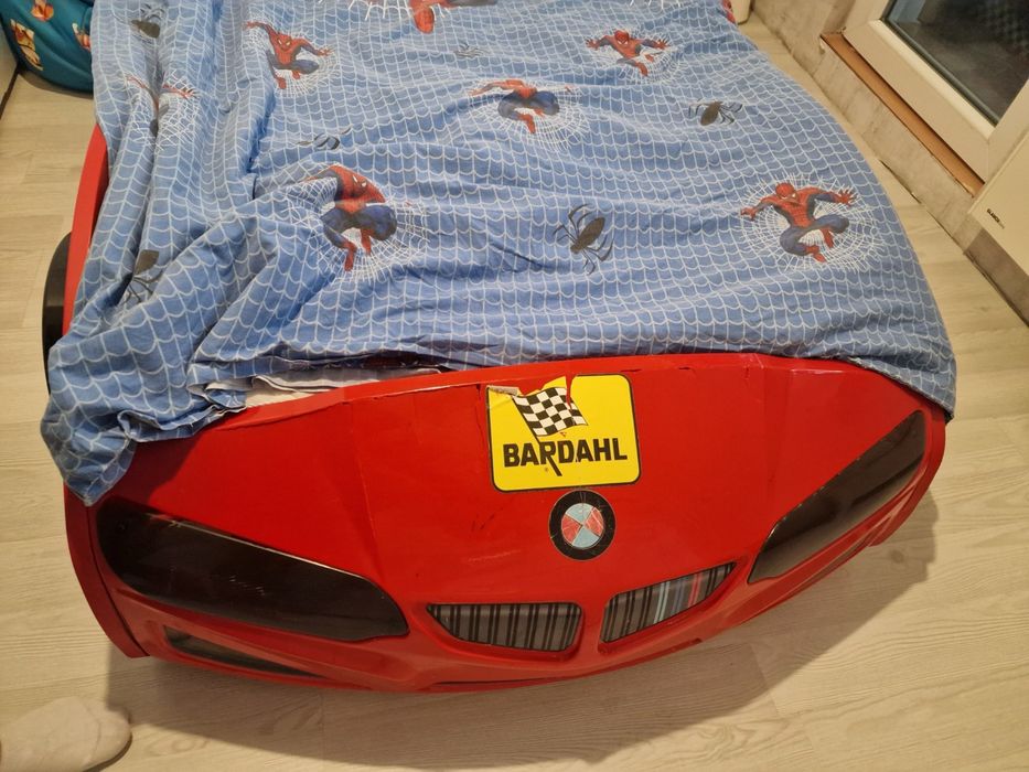 Легло под формата на кола