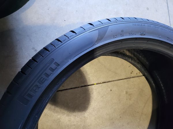 325/30/23//285/35/23 PIRELLI Lamborgini Urus