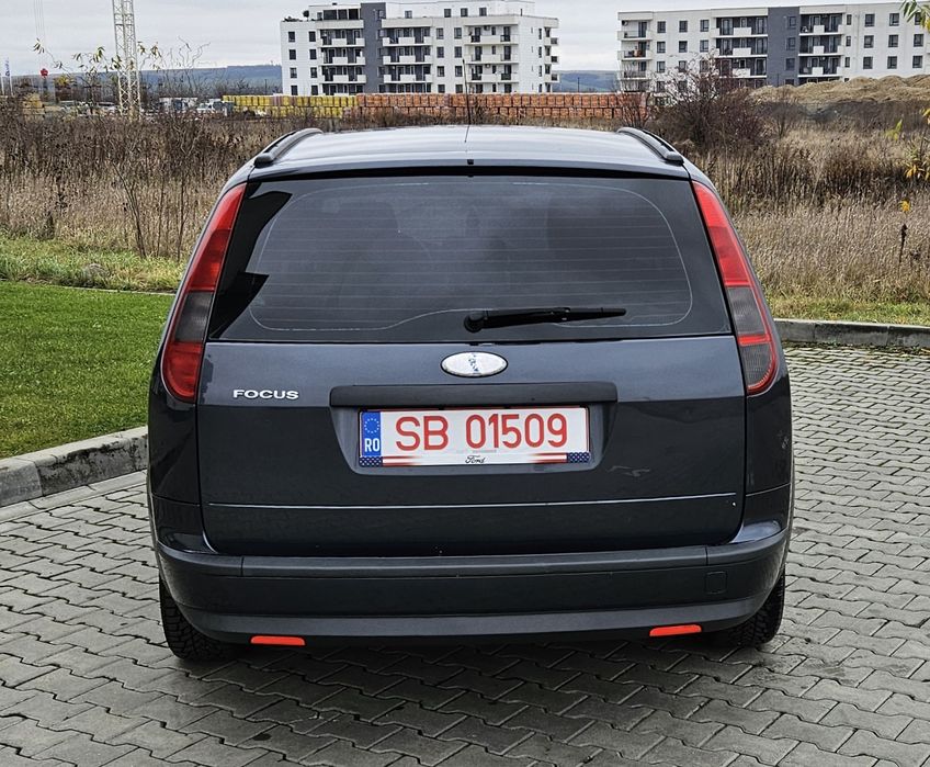 Vand sau schimb Ford Focus 1.6 benzina 2007