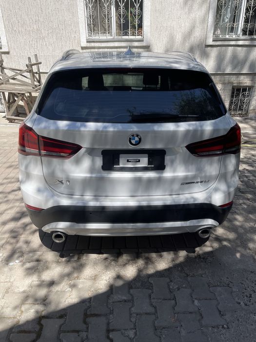Машина BMW X1   . 2023 год .