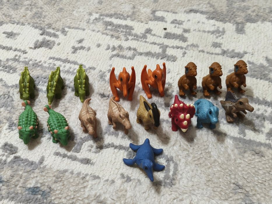 Обменяю динозавров из киндера