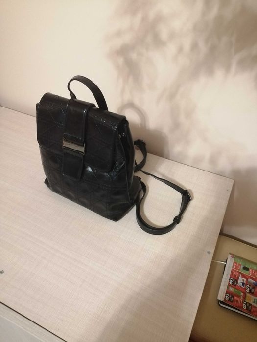 Дамска кожена раница