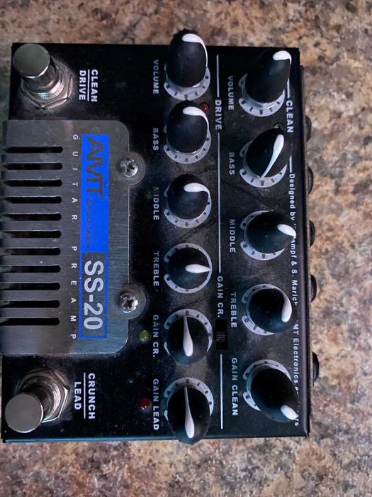 Гитарный эффект AMT Electronics SS-20 ламповый гитарный предусилитель