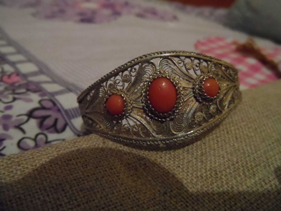 Гривна Филигран с Корали