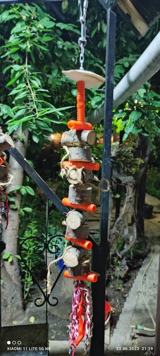 Игрушки для попугаев