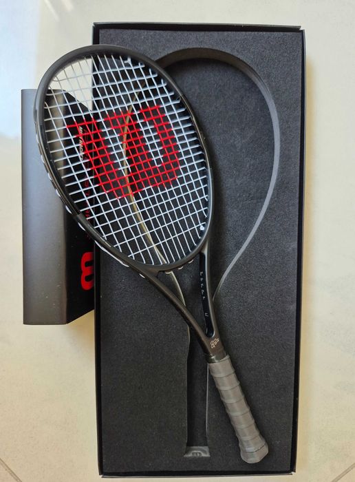 Раници, хавлии, мини ракети за тенис, ключодържатели и други