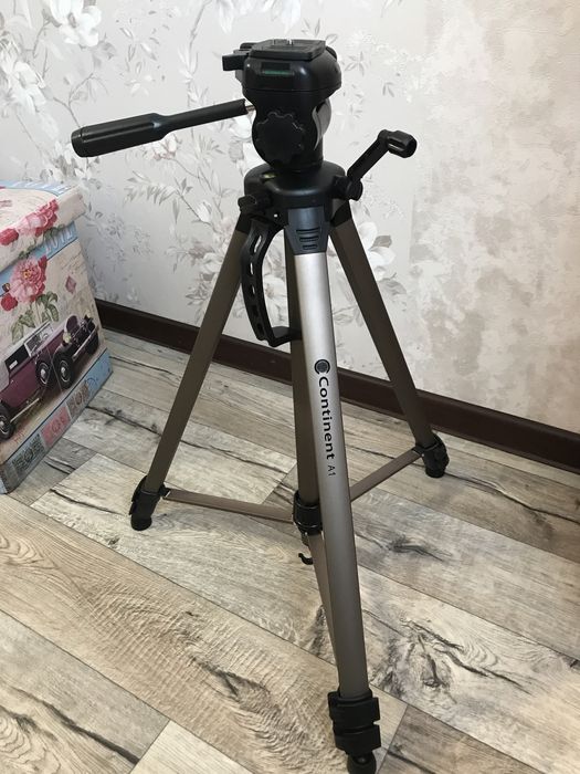 Штатив под фотоаппарат, видеокамеру, телефон