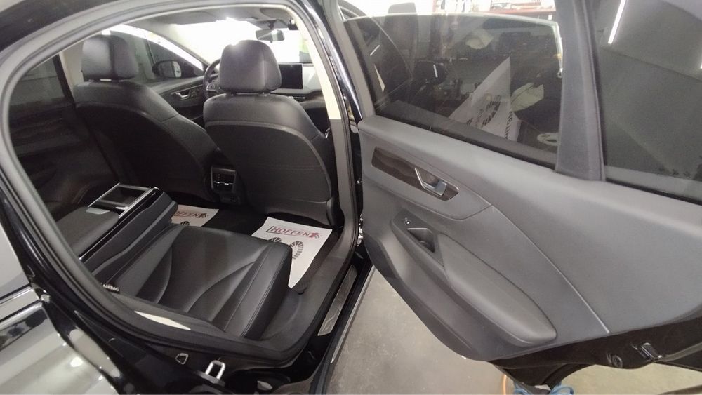 Hongqi E-QM5. 450 km 2024