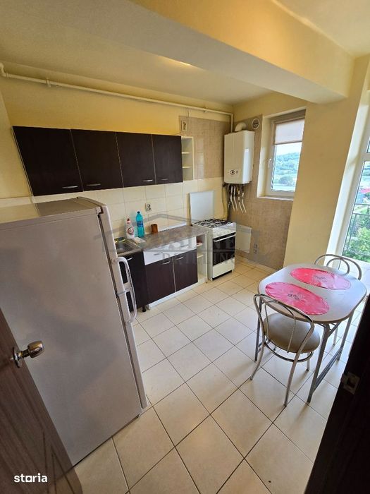 Apartament 1 cameră decomandată Bucătărie separată Parcare exterioară