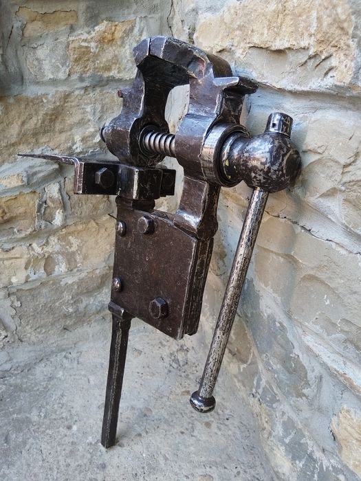 Голямо Масивно Старо Ковано Ковашко Менгеме / 37 кг.