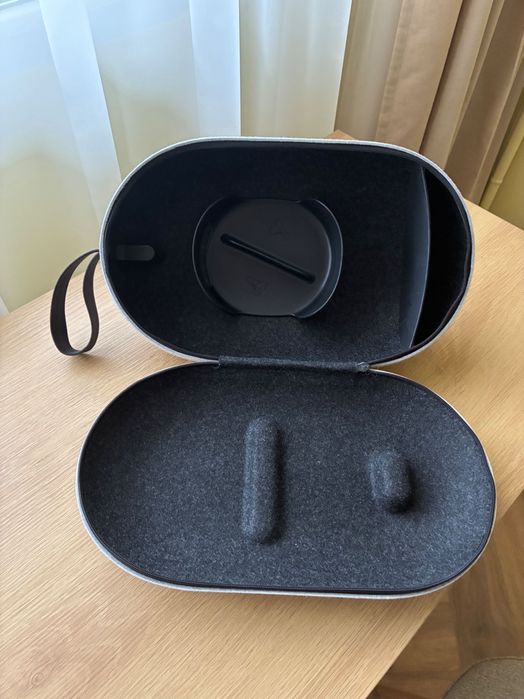Oculus Quest 2 256 GB като нов почти неизползван