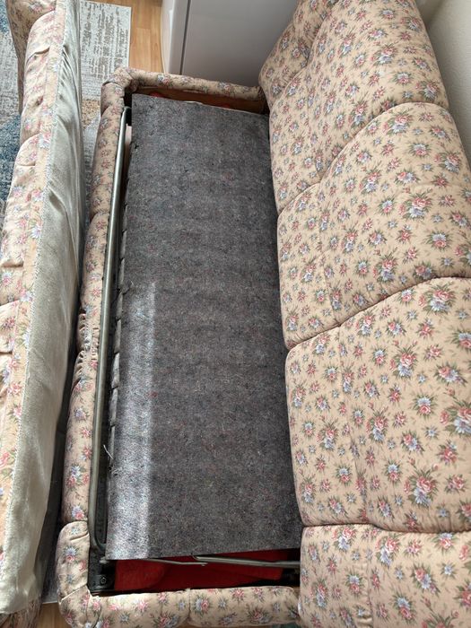 Продавам разтегателен диван