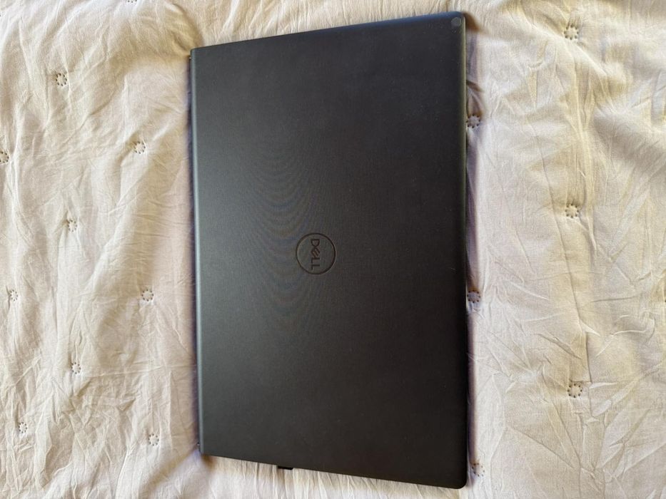 Лаптоп Dell Vostro