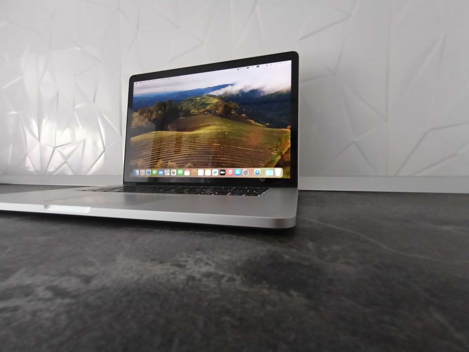 Vand Laptop MacBook Pro Retina 15.4" Mid 2012 la CUTIE