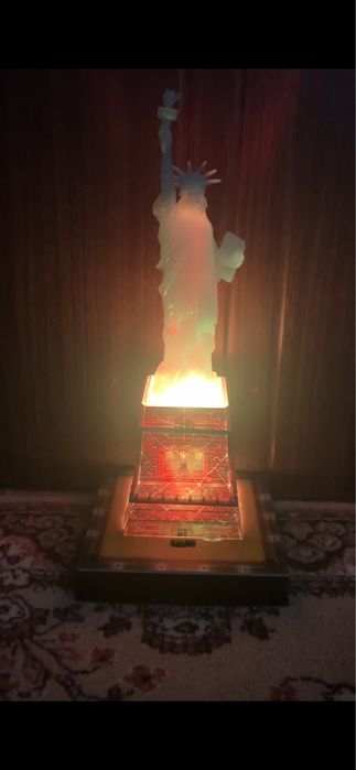 Vand Puzzle 3D Statuia Libertății in 7 culori fluorescente diferite