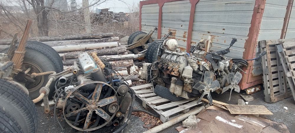 Запчасти камаз зил маз бычок.
