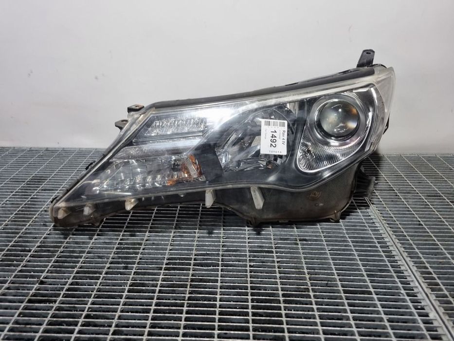 Far Stanga Toyota Rav 4 IV 2012 - 2015 SUV 4 Usi (1492) Cu lupă