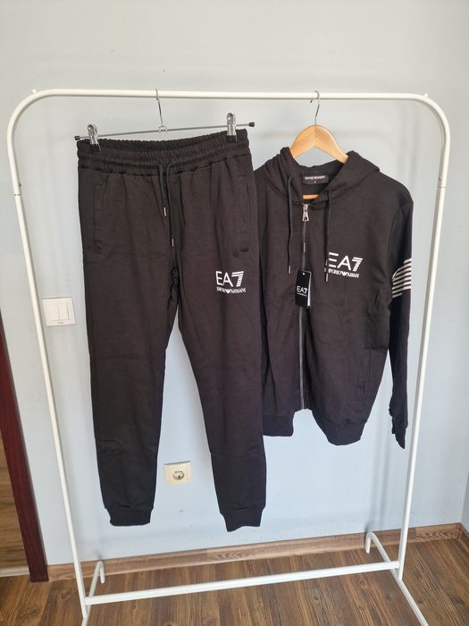 Страхотен мъжки спортен екип комплект ARMANI размер S M L XL 2XL