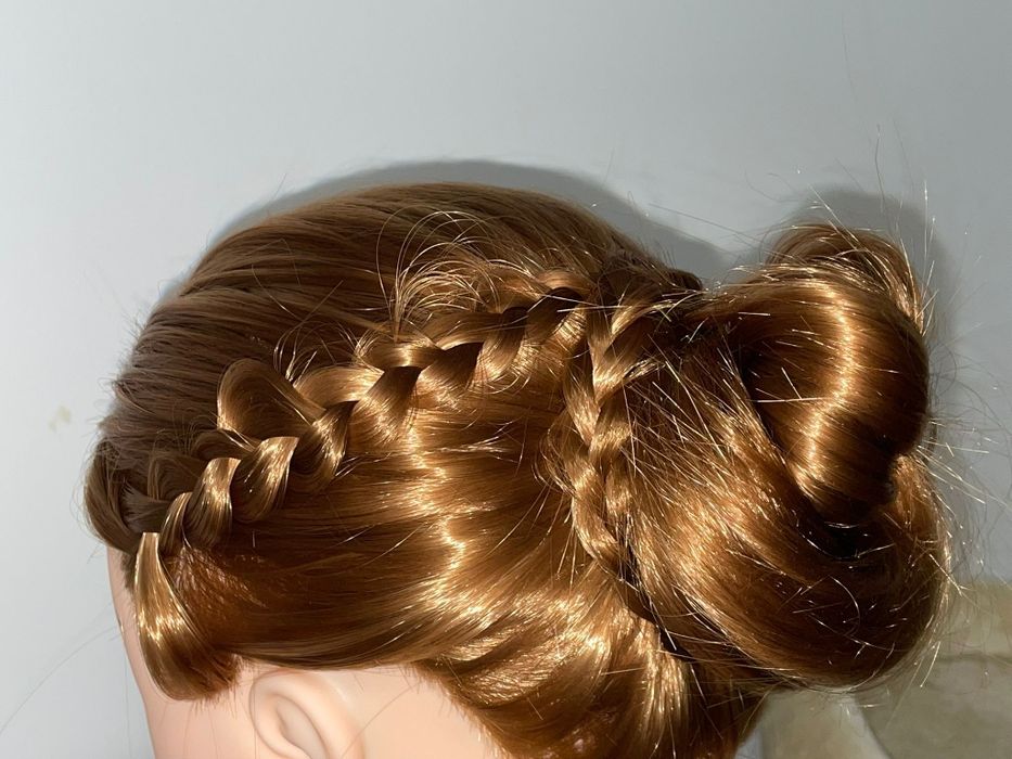 Ofer servicii de coafat sau aranjat