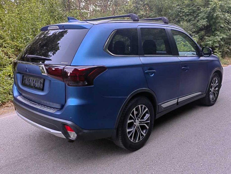 Mitsubishi Outlander 2.2D 4WD Сервизна история* Един собств.* 7-местен