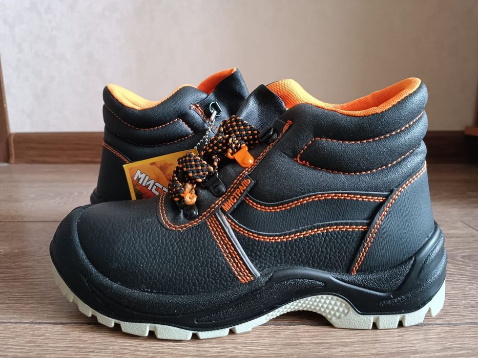 Продам спец обувь