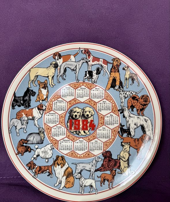 Чиния Колекционерска, Wedgwood – Календарна серия "Кучета"