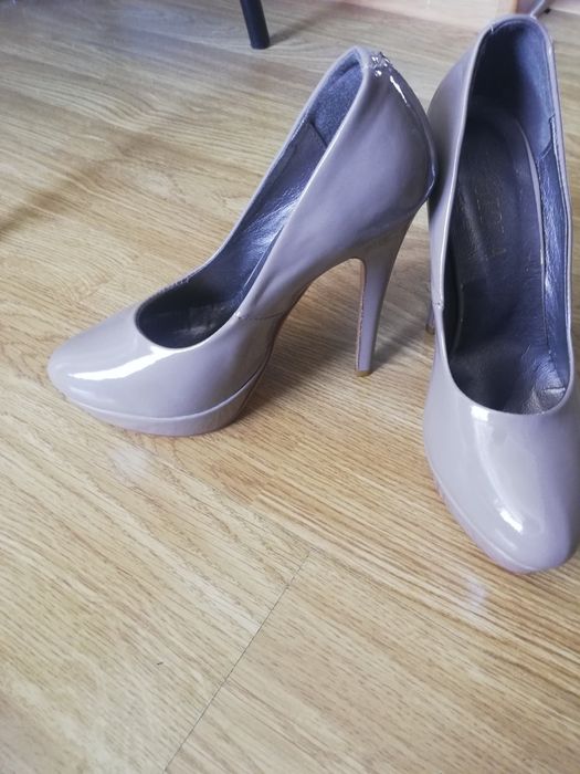 Обувь. Женские туфли