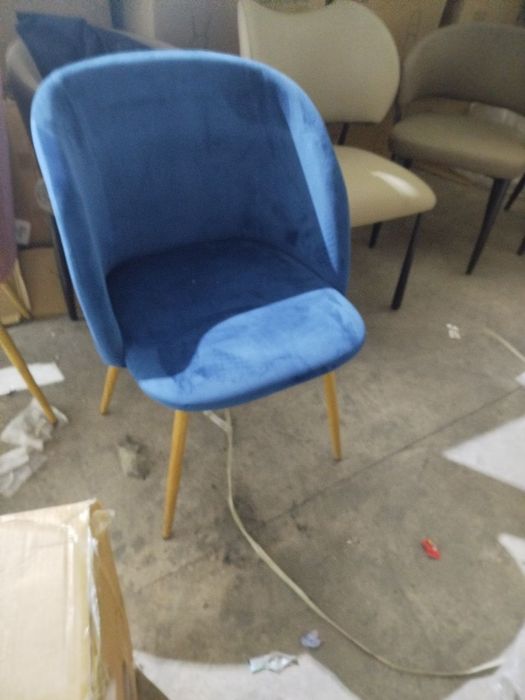 Sifatli stullar aksiya